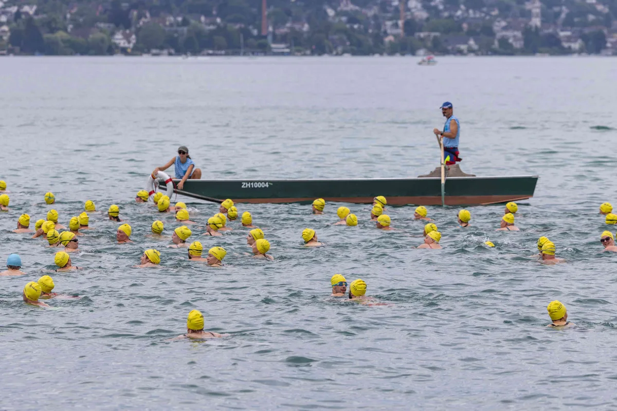 Stadt Zürich – Über 9'000 Schwimmer bei Seeüberquerung