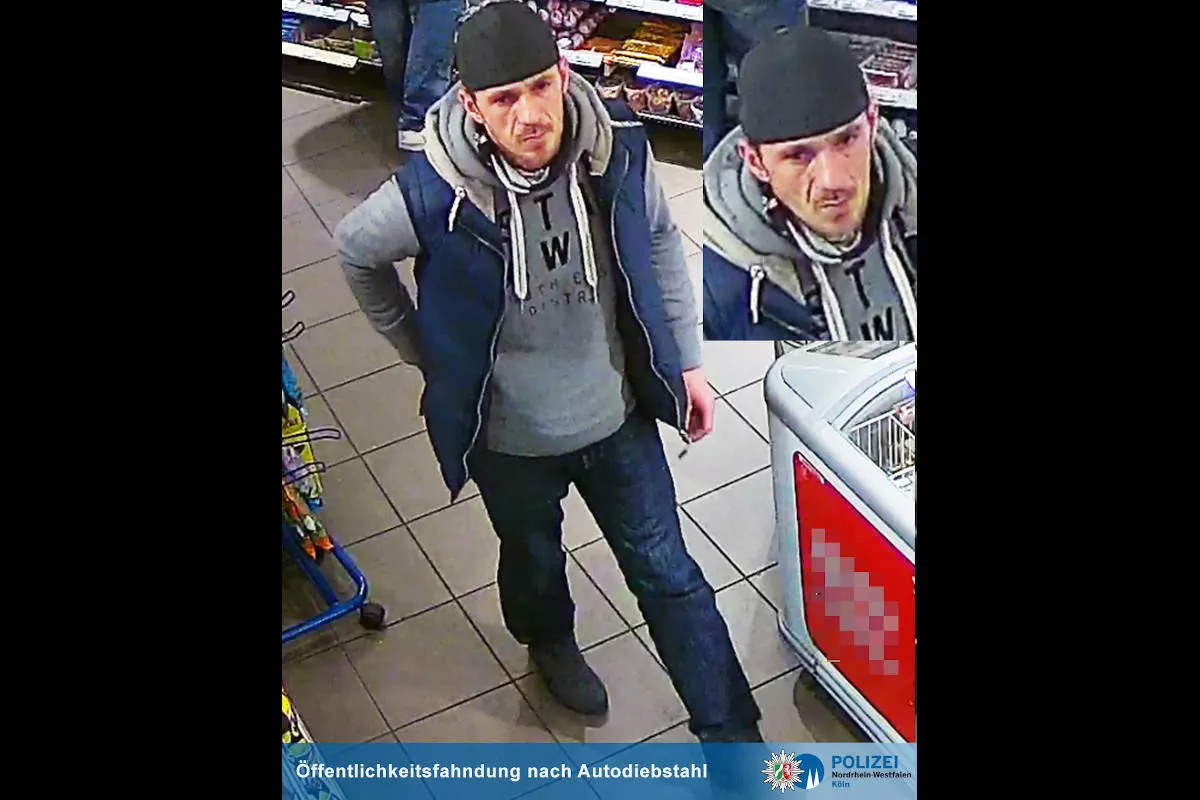 Köln – Mit Smart vor Polizei geflüchtet und verunfallt
