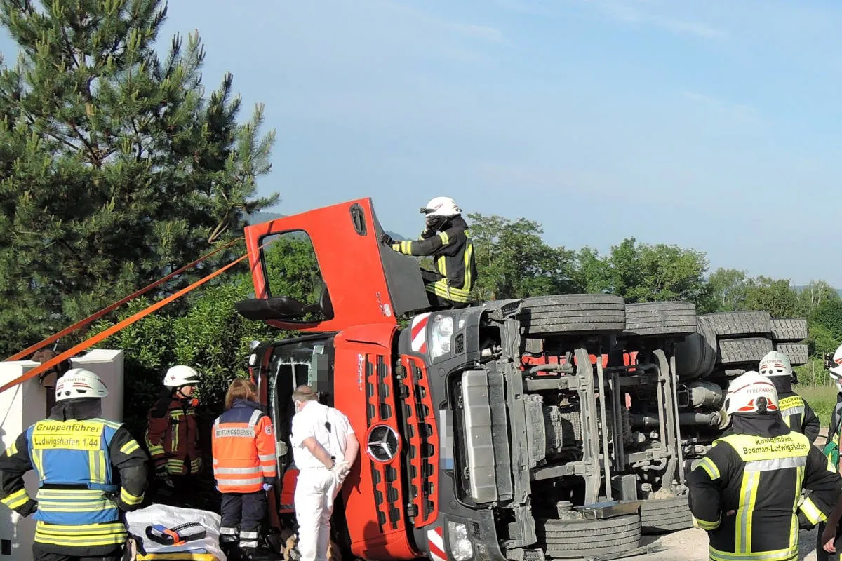 Bodman-Ludwigshafen – Technische Hilfe und ein Fahrzeugbrand
