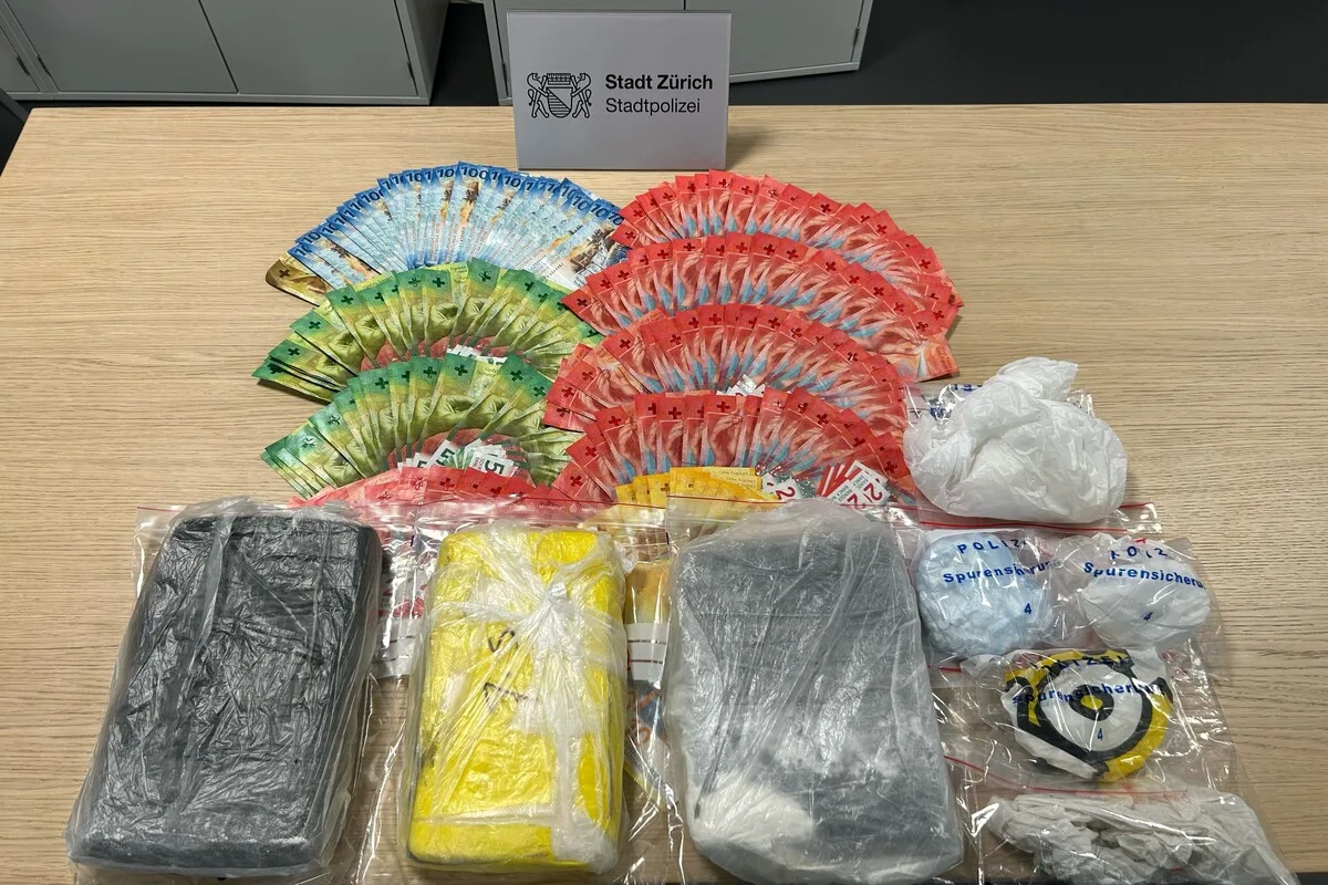 Zürich - Fünf Personen verhaftet und  2,5 Kilogramm Kokain sichergestellt