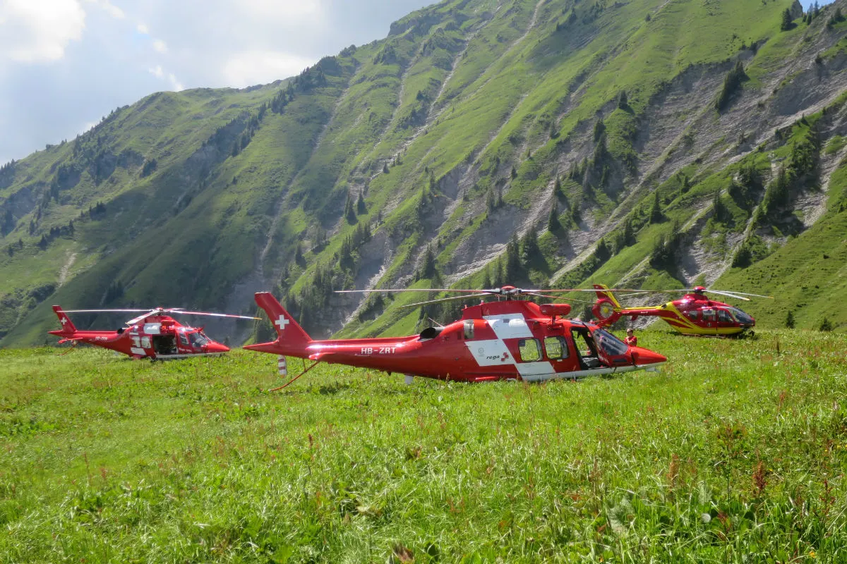 Euthal SZ - Gleitschirmpilotin schwer verletzt