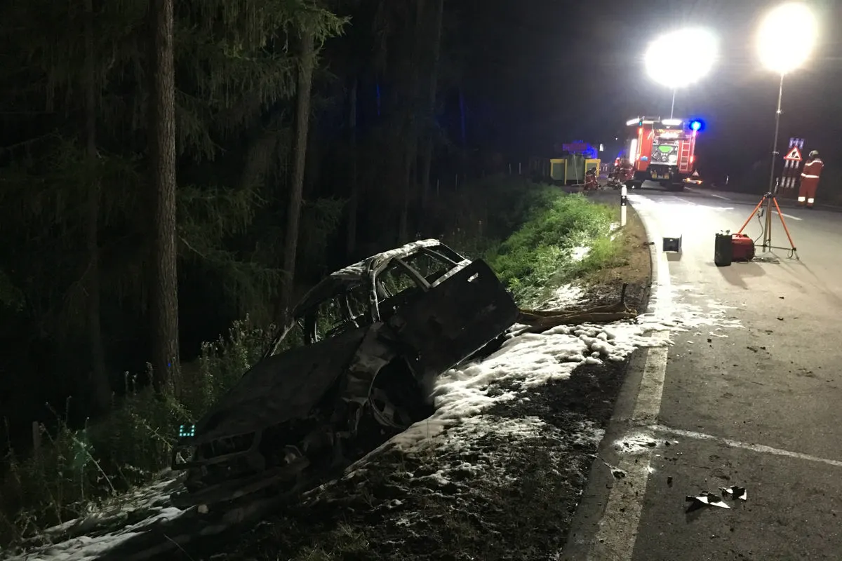 Ardez GR - Auto bei Unfall ausgebrannt - Zeugenaufruf