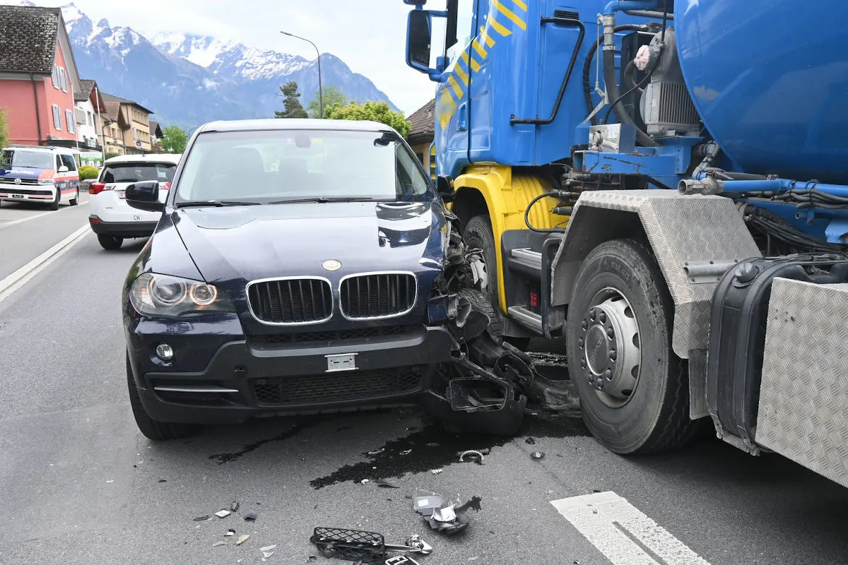 Vaduz – Personenwagen kollidiert mit Lastwagen