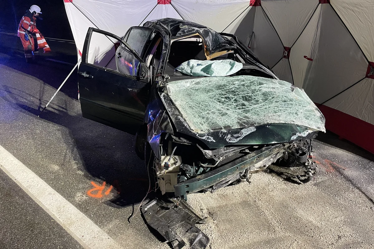 Heftiger Unfall in Promontogno GR - Zwei Personen schwer verletzt