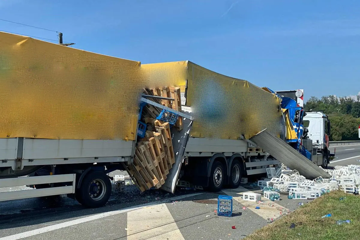 Schwerer Unfall auf der A2 bei Reiden LU – Kollision zwischen Anhängerzug und Anpralldämpfer – eine Person verletzt