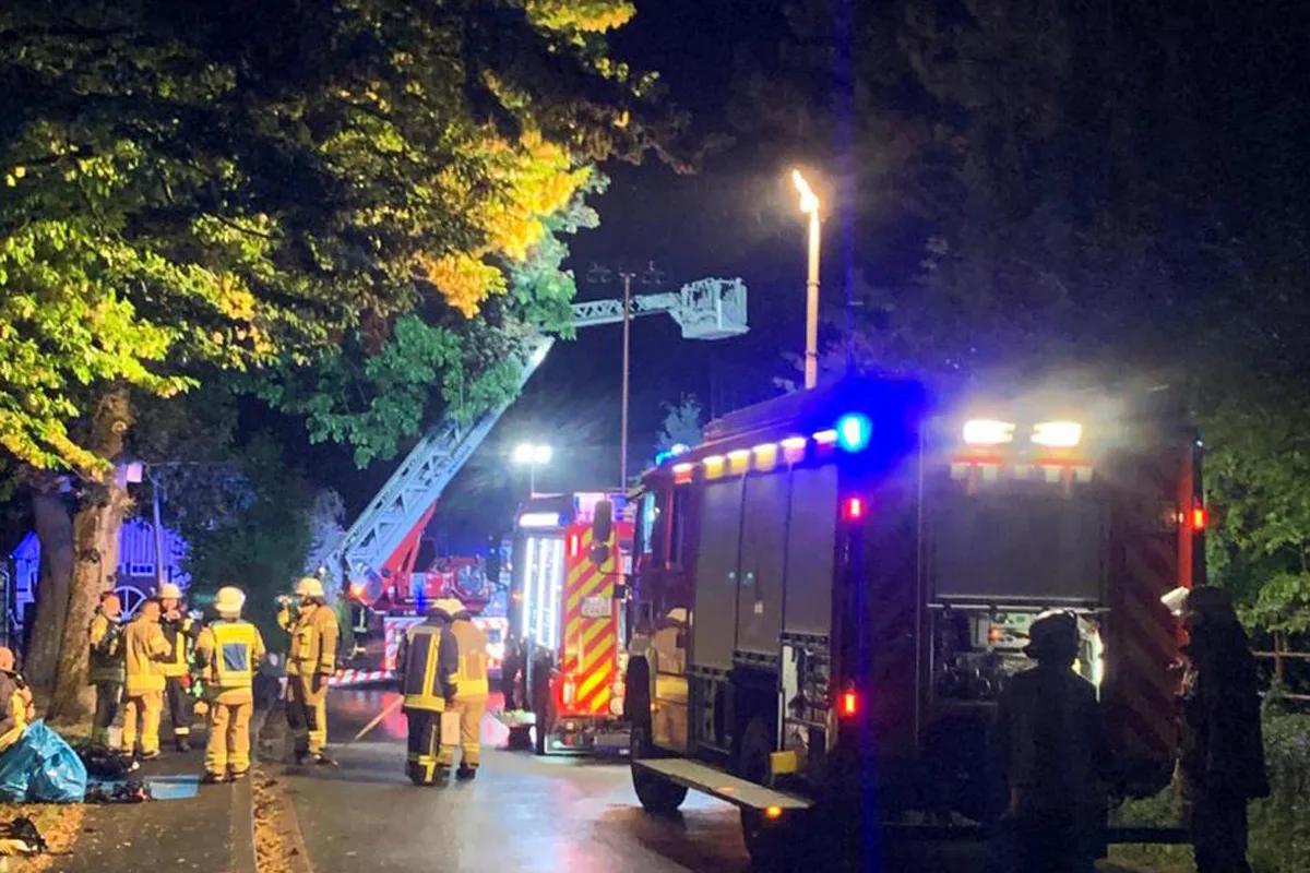 Dörentrup NW – Brand von Anbau und Carport – Zwei Hunde gerettet