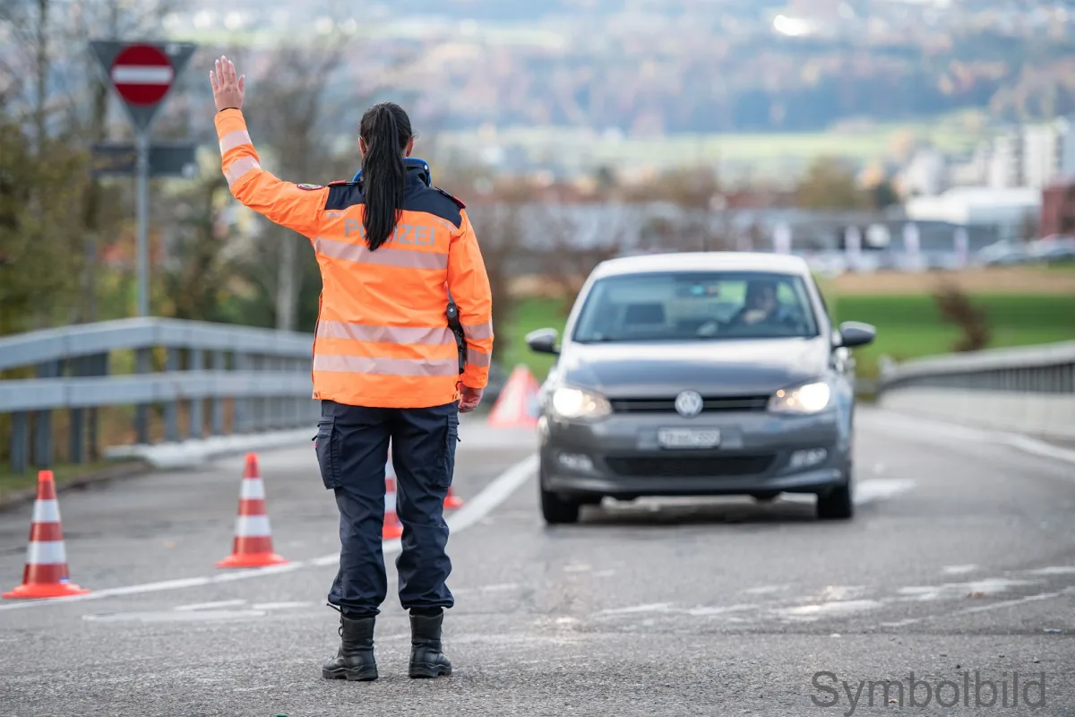 Kanton Zürich - Raserinnen und Schnellfahrer durch die Kantonspolizei gestoppt