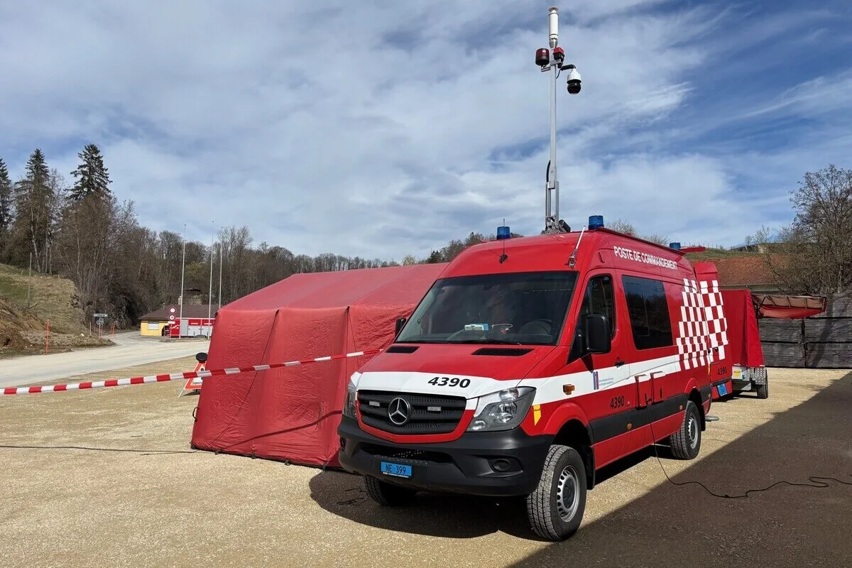 La Chaux-de-Fonds NE – Chemieunfall löst Grosseinsatz aus