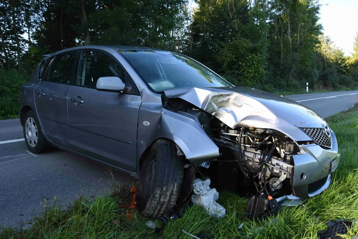 Muolen SG - Fahrunfähig in Kandelaber geprallt   