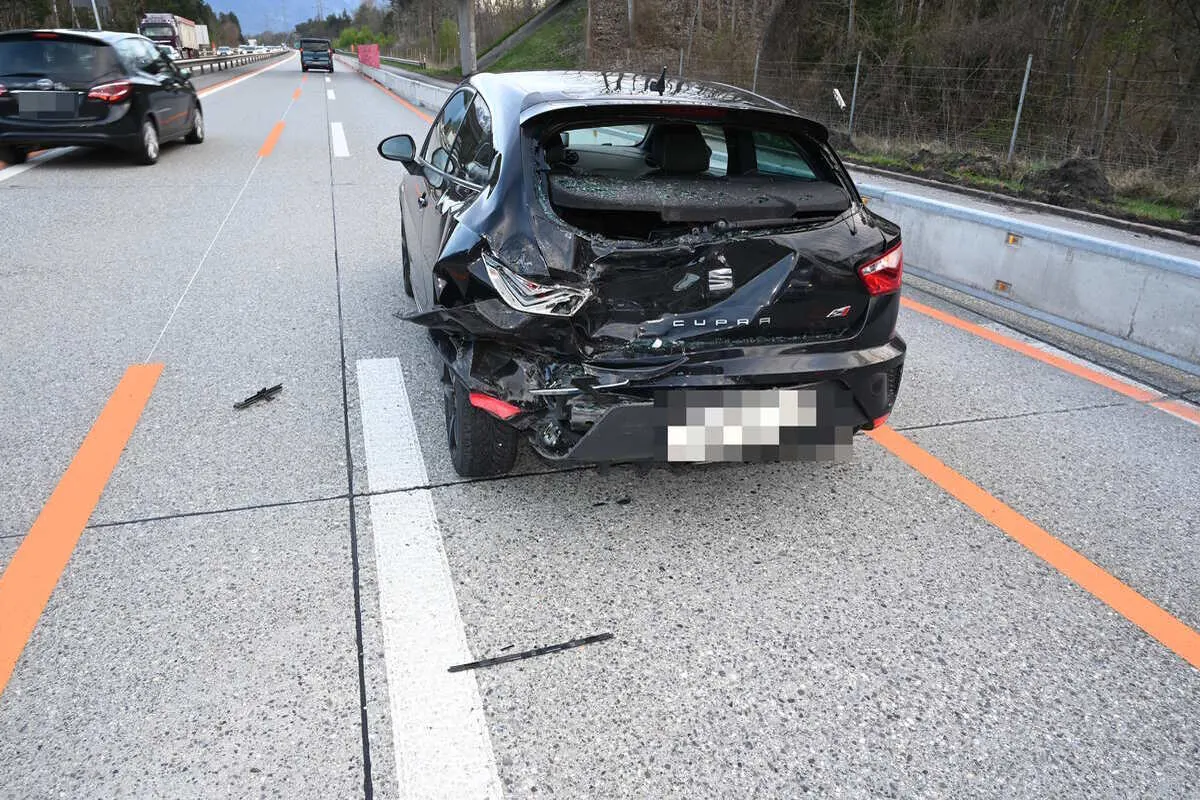 A13/Buchs SG - Verkehrsunfall mit drei Fahrzeugen
