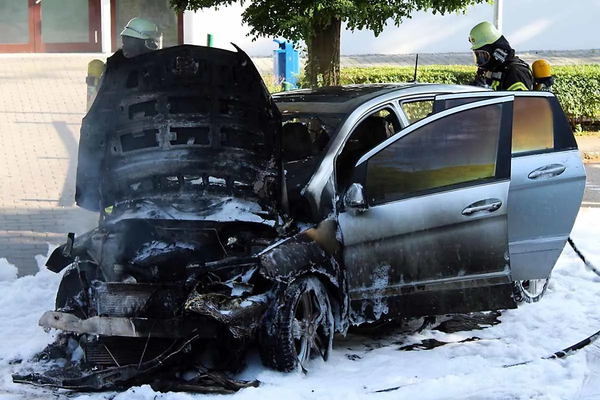 Stemwede - Auto gerät in Flammen