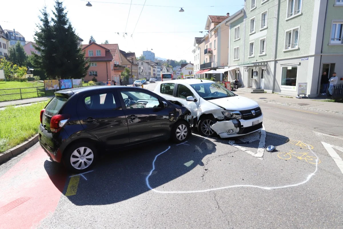 St. Gallen - Verkehrsunfall mit einem Verletzten und grossem Sachschaden