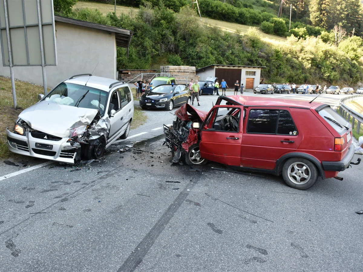 Ramosch GR - Frontalkollision bei Überholmanöver