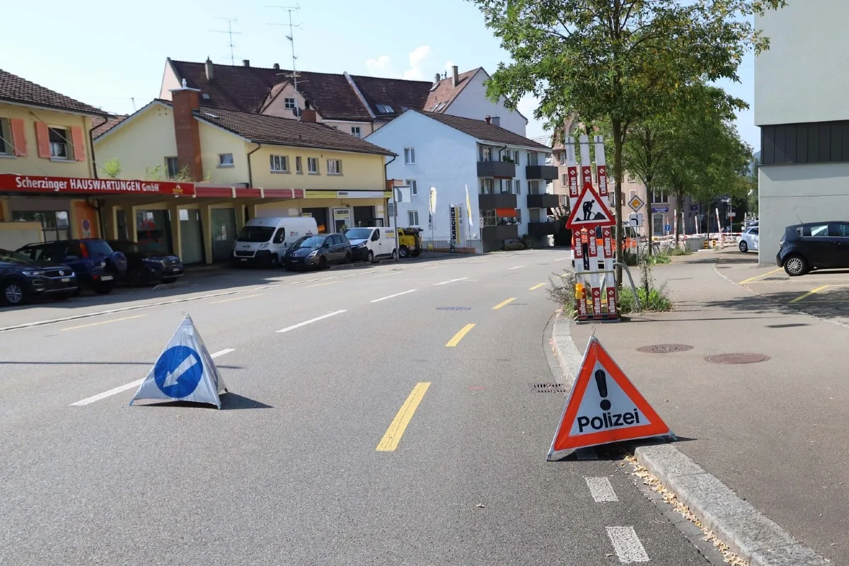 Zeugenaufruf aus St.Gallen - Velofahrer stürzt und verletzt sich wegen ausparkendem Auto