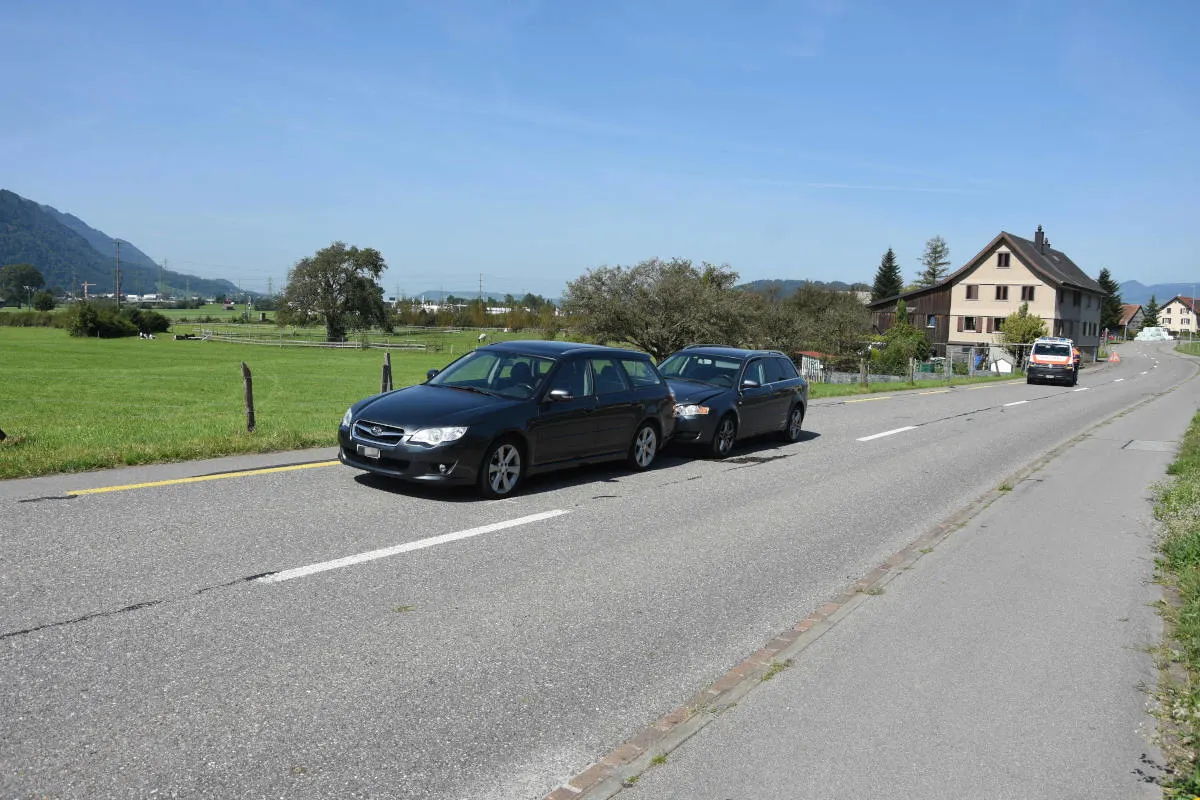 Schänis SG – Verkehrsunfall zwischen zwei Autos