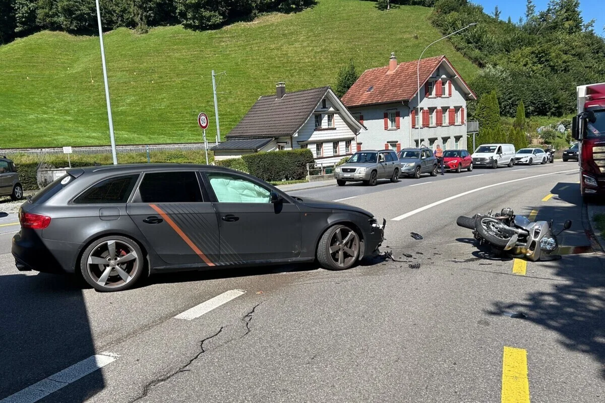 Herisau AR – Unfall beim Einbiegen