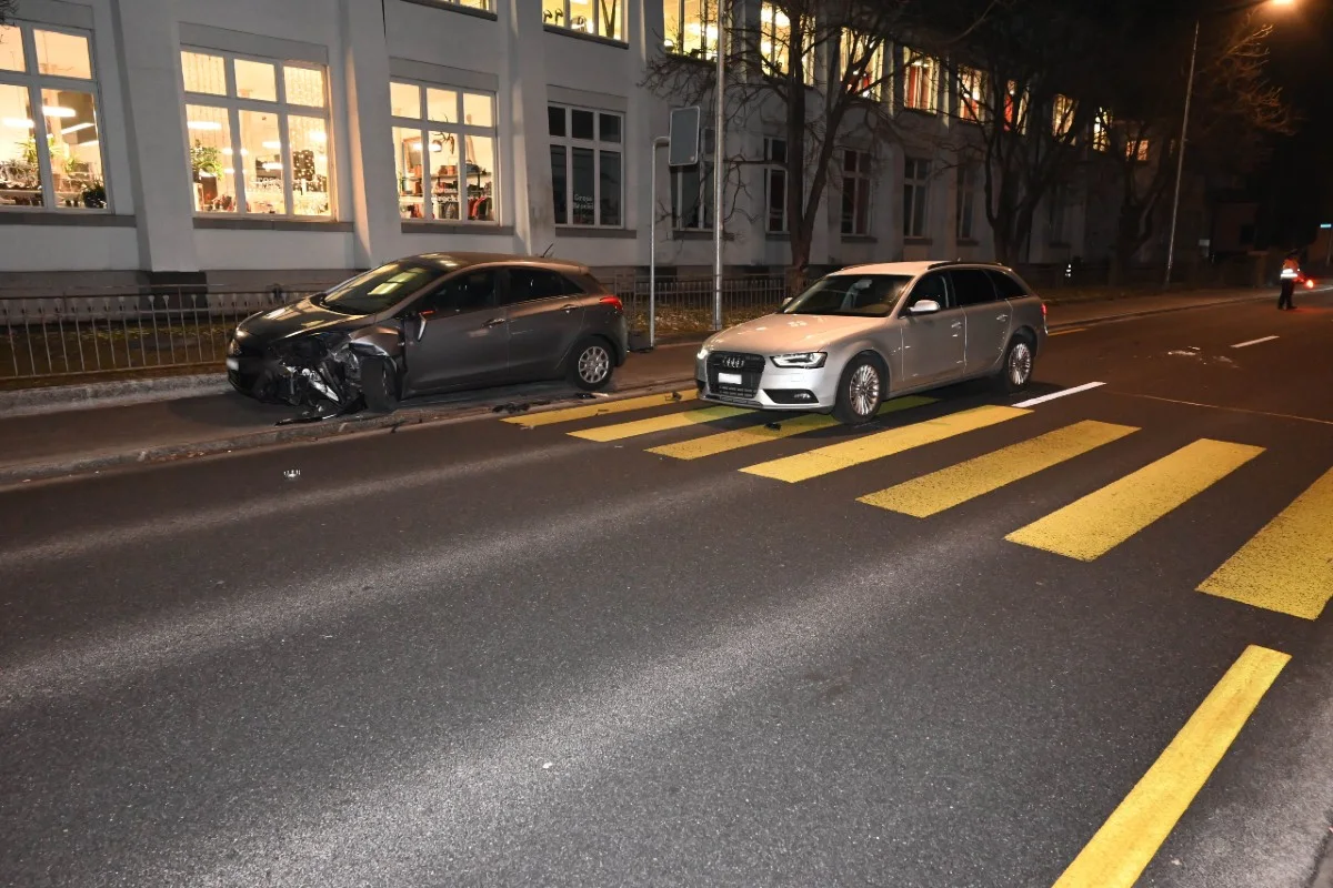 Trübbach SG - Kollision zwischen zwei Autos