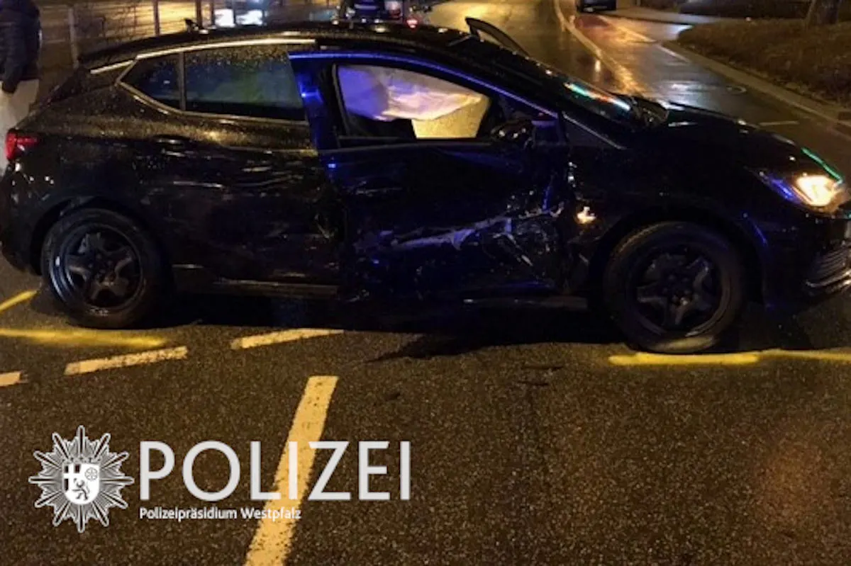 Kaiserslautern – Blechschaden und eine Verletzte bei Unfall