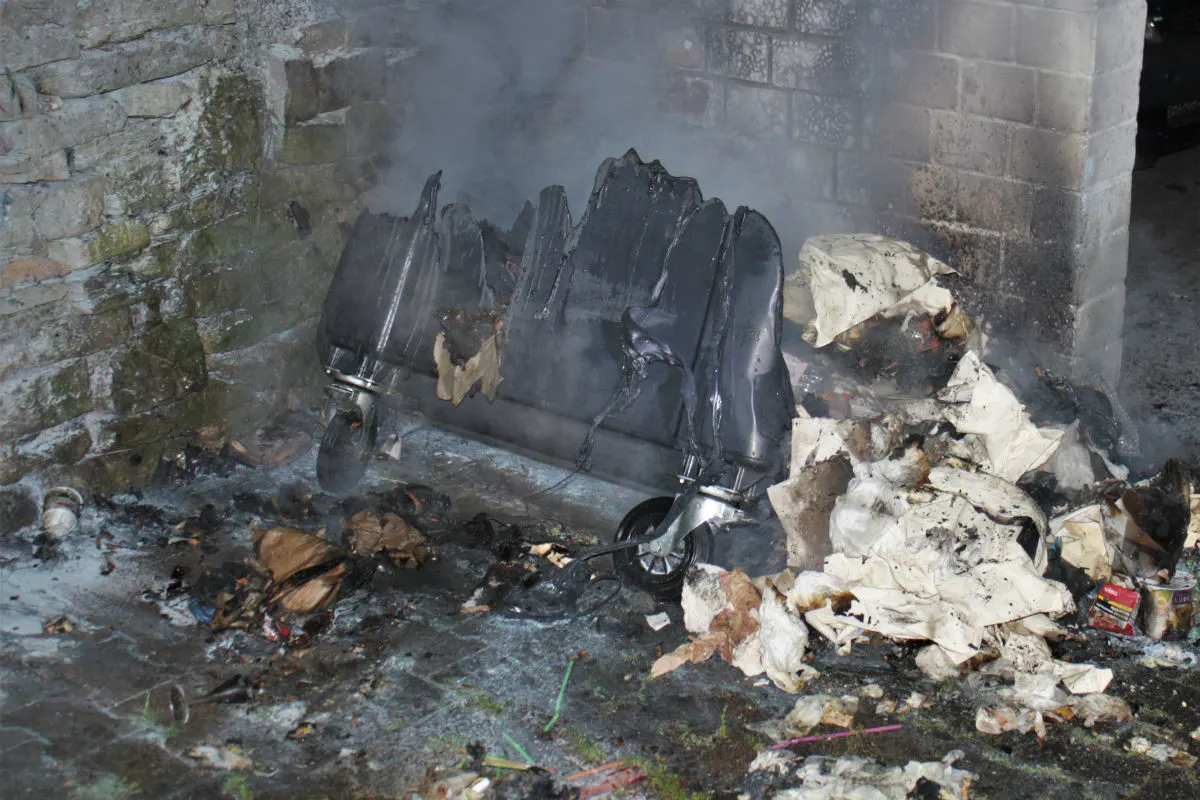 Müllcontainer in Brand gesteckt - Zeugenaufruf