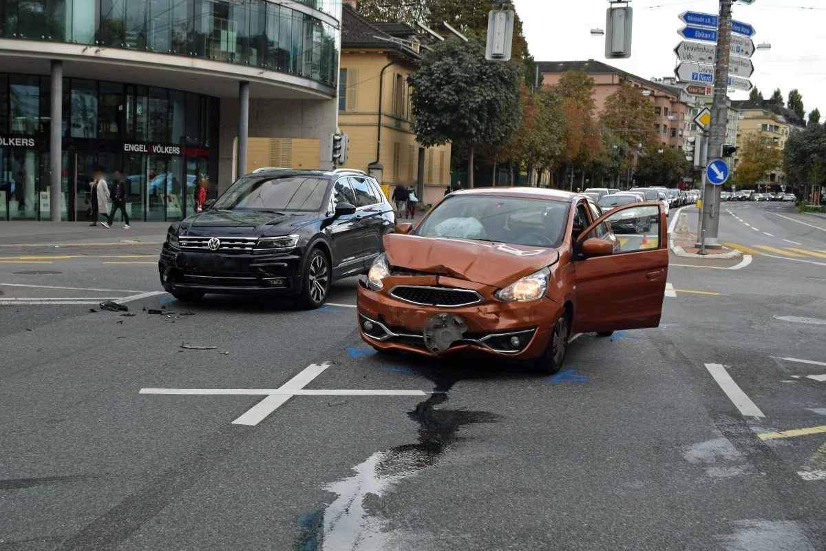 Zeugenaufruf ausLuzern - Unfallverursacher haut ab – Polizei sucht Fahrer von grauem Seat