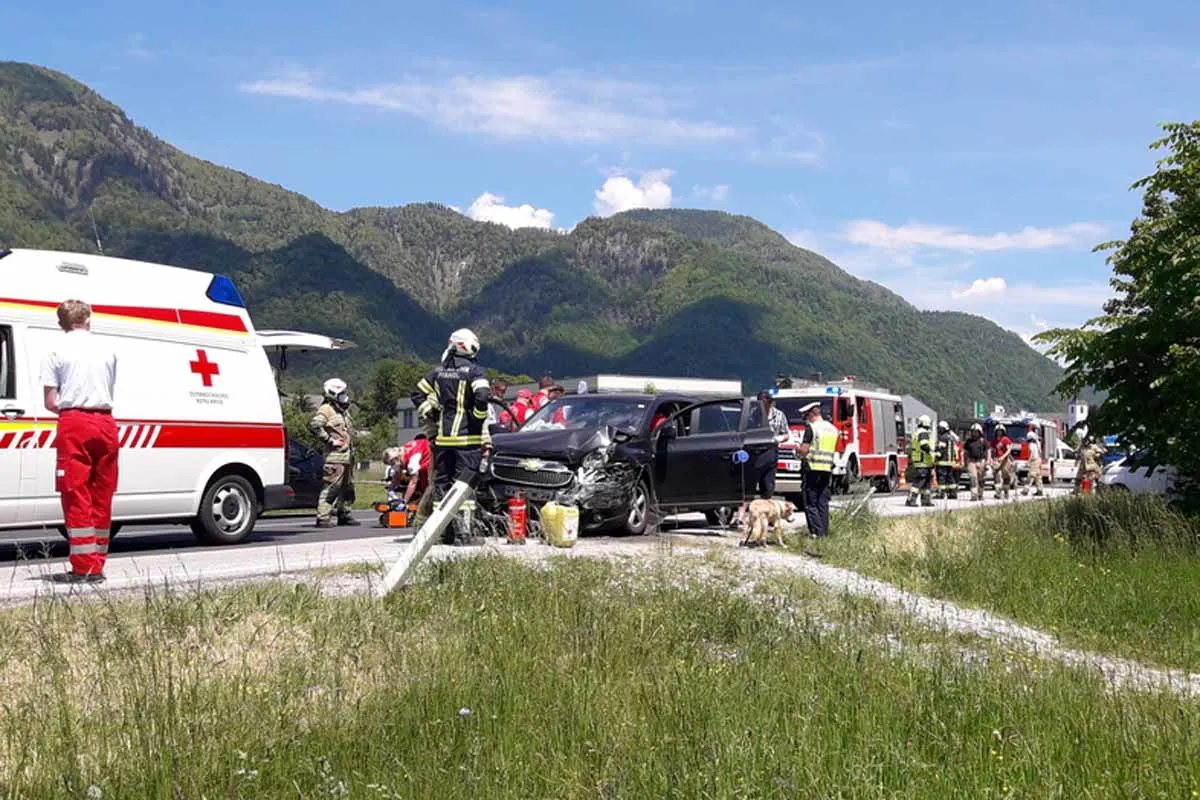 Bad Ischl - Beifahrerin bei Unfall schwer verletzt