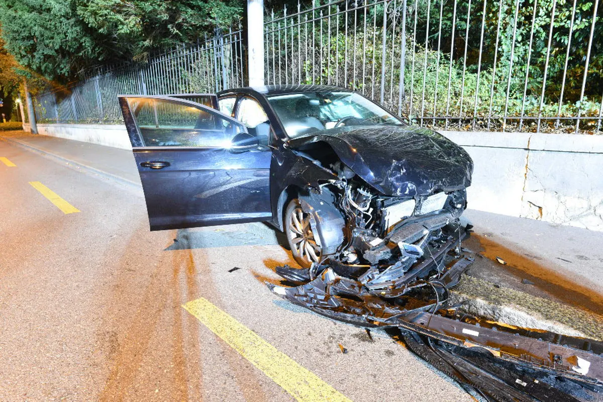 Basel Stadt BS - Festnahmen nach Verkehrsunfall mit Fahrerflucht