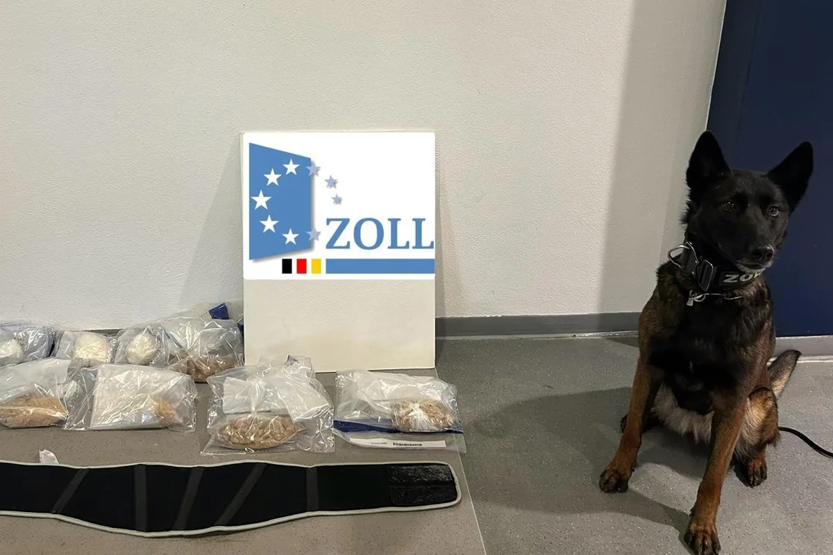 München BY – Zoll stellt Drogen bei Reisendem im Bus sicher