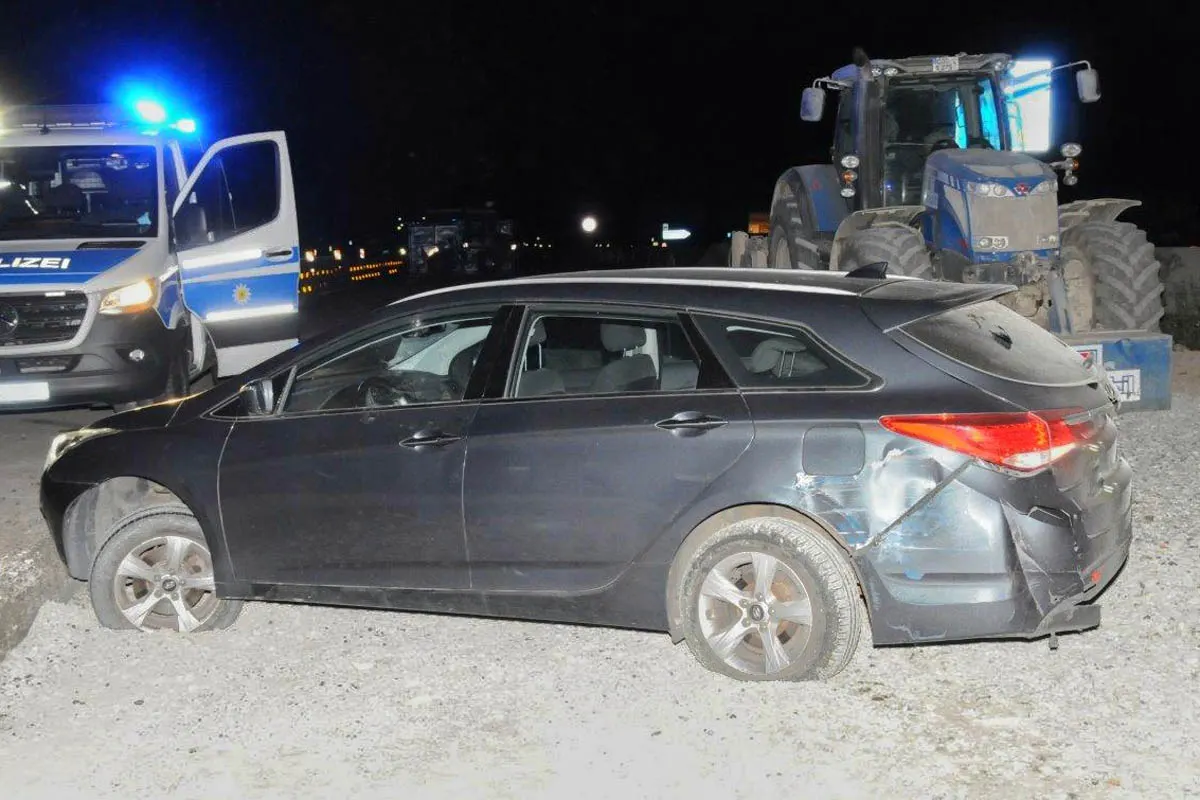 Ober-Mörlen - Nach Unfall in Baustelle - Auto zurückgelassen