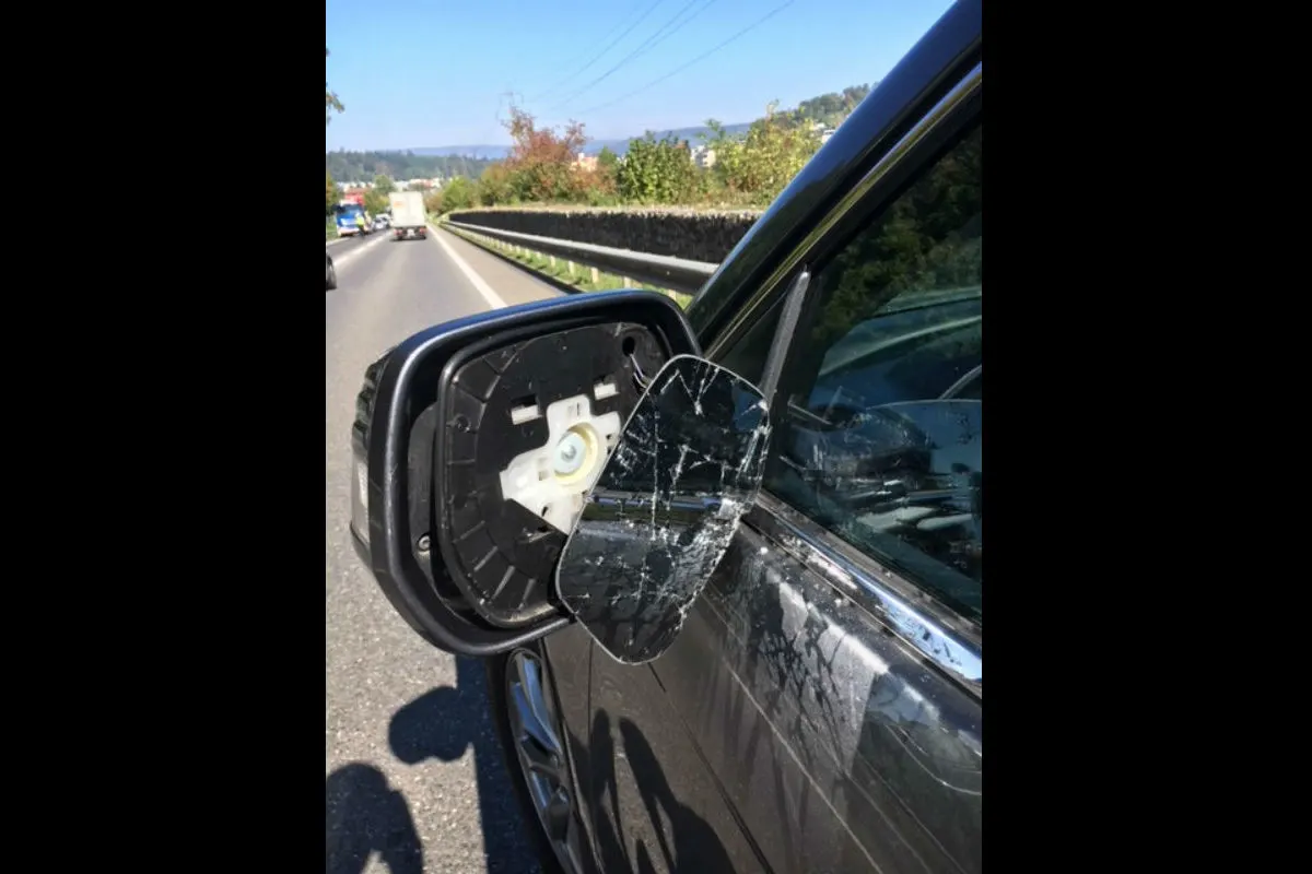 Lupfig AG - Kontrolle über Fahrzeug verloren 