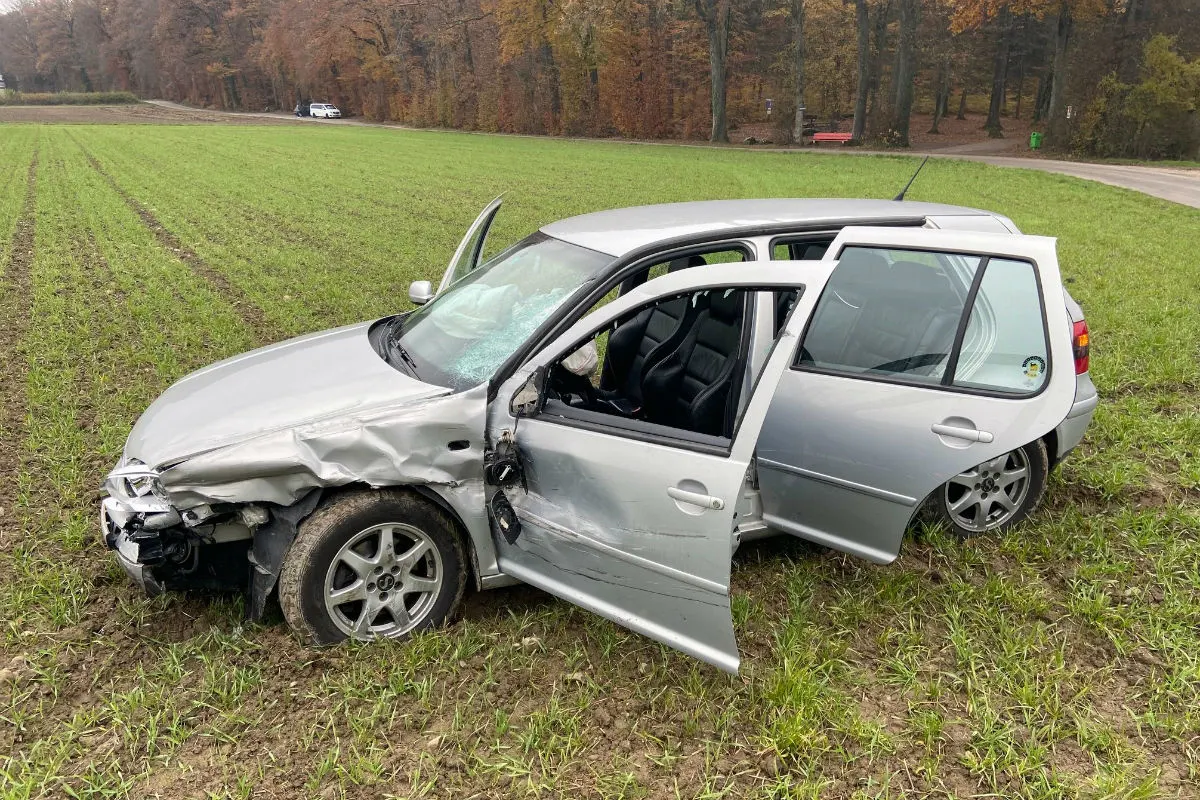 Wohlen AG - Neulenker prallt in parkiertes Auto
