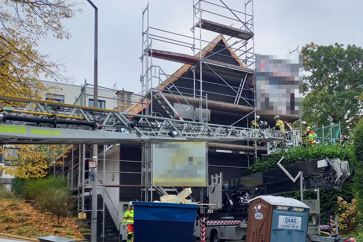 Herdecke NW – Feuerwehr rettet bewusstlosen Handwerker
