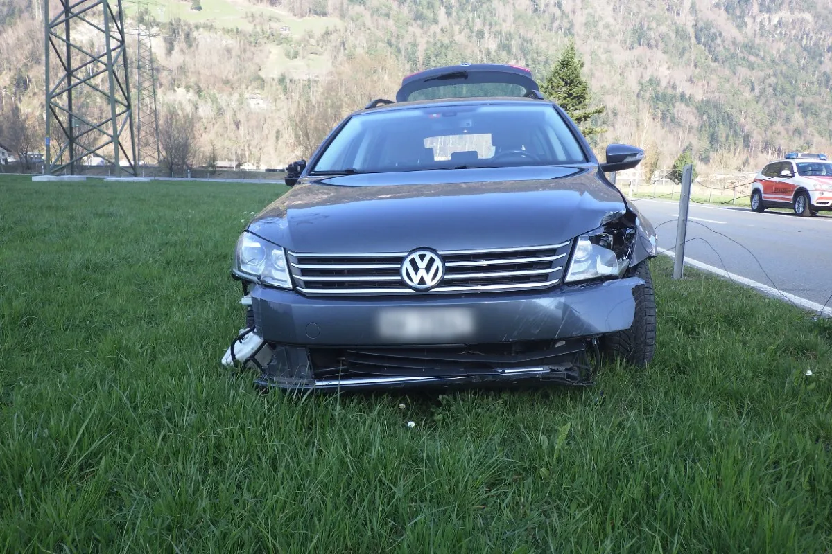 Altdorf UR -  Selbstunfall mit Personenwagen – niemand verletzt