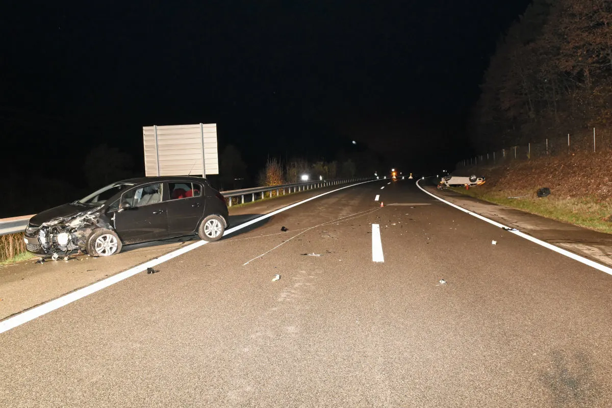 Schaffhausen A4 - Heftige Kollision zwischen zwei Personenwagen