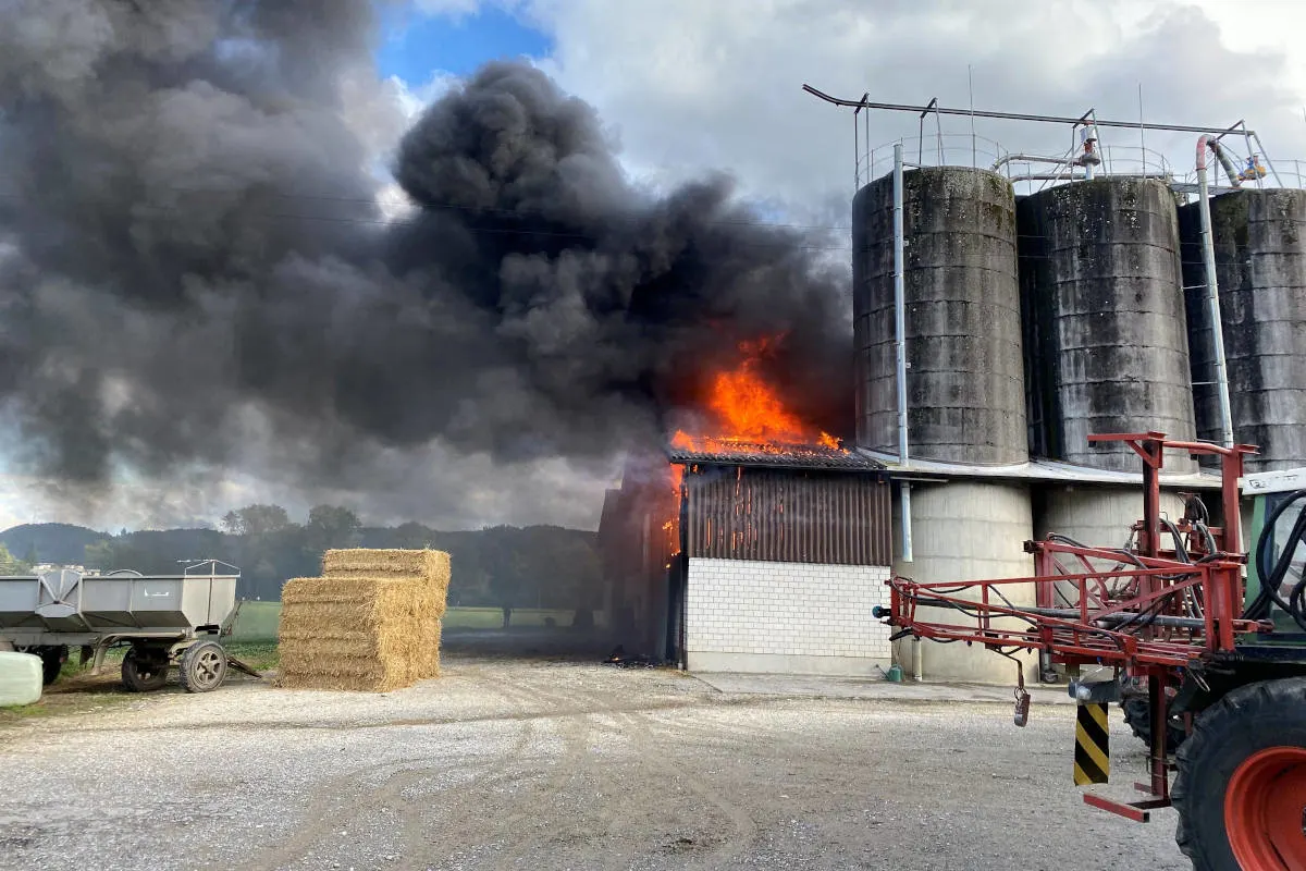 Oberentfelden AG – Brand zerstört Scheune