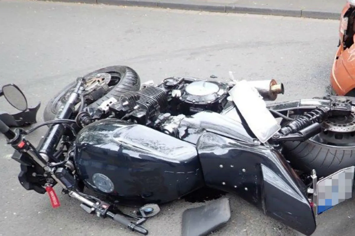Motorradfahrer (21) nach Unfall in Lebensgefahr