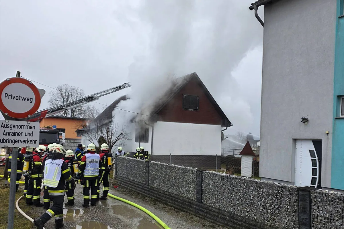 Kalsdorf – Eine Tote und ein Schwerverletzter nach Brand von Haus