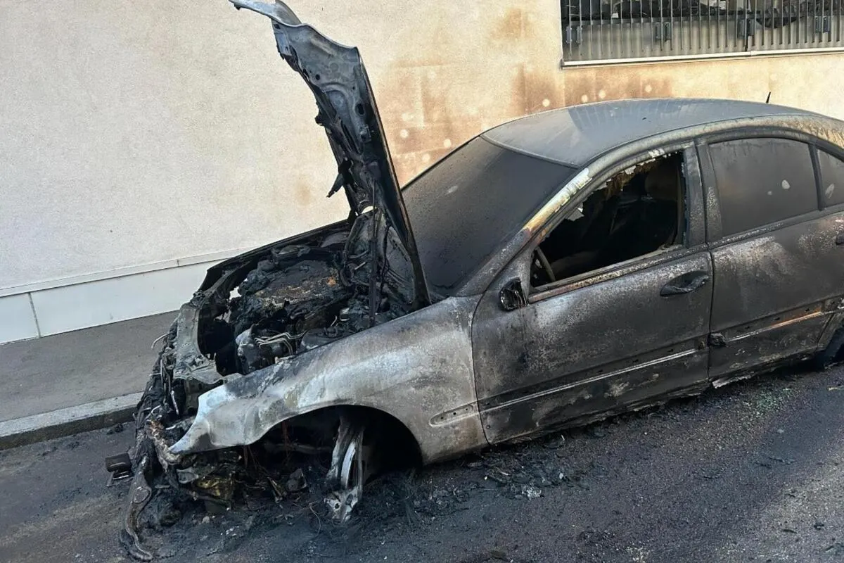 Wien - Auto in Flammen 