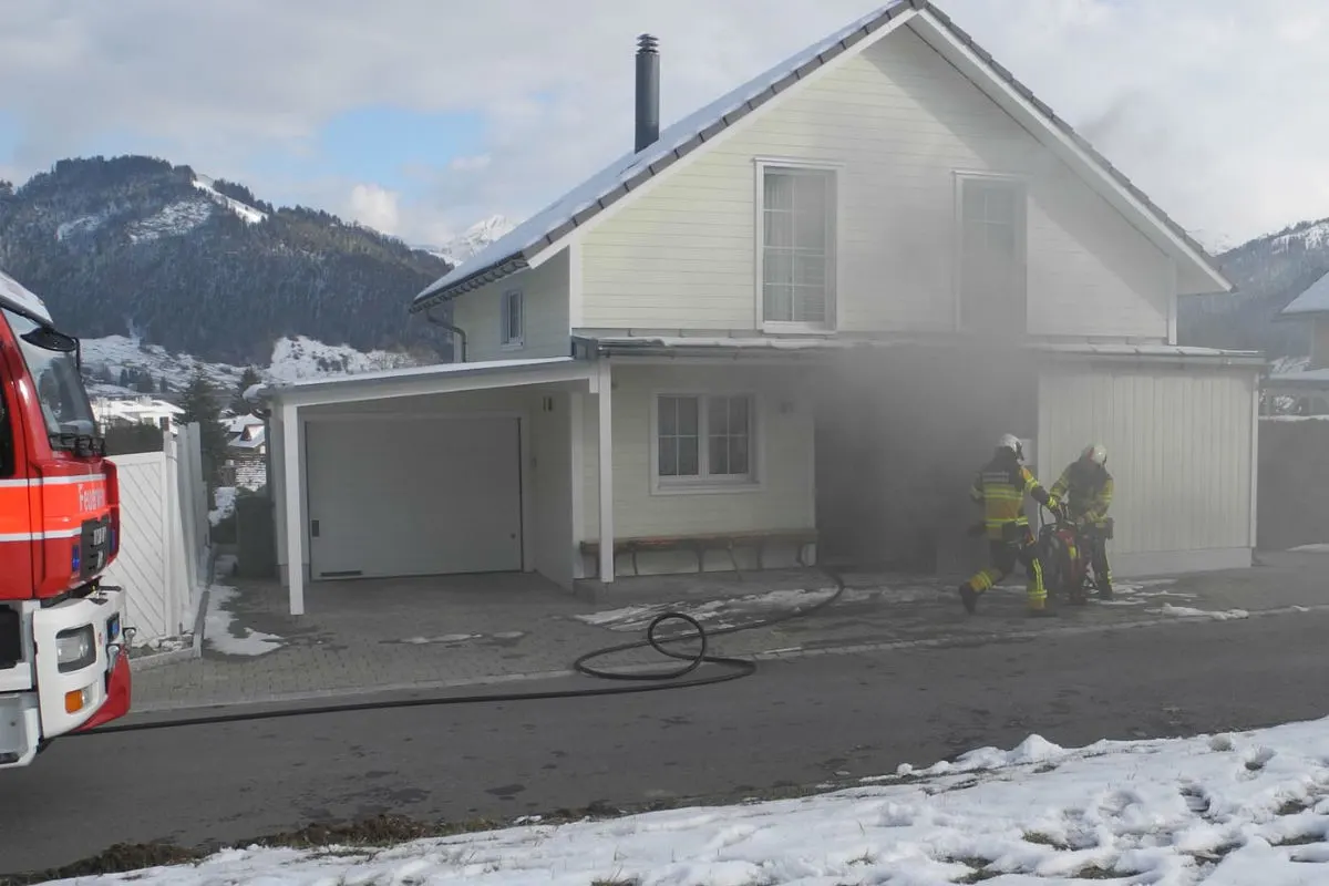 Gross SZ - Sachschaden bei Brand in Waschküche