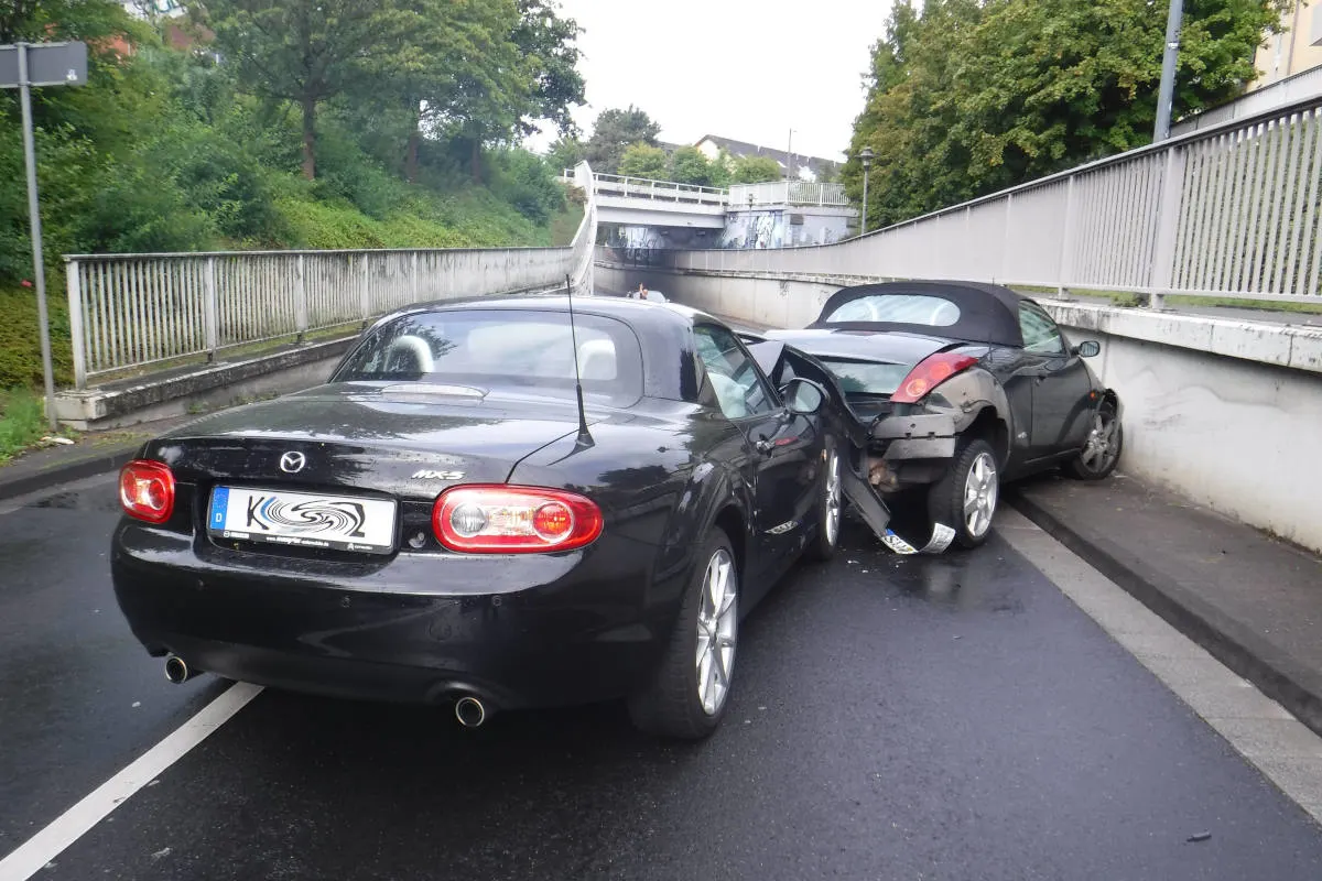 Zusammenstoß im Gegenverkehr, der wie ein Auffahrunfall aussah