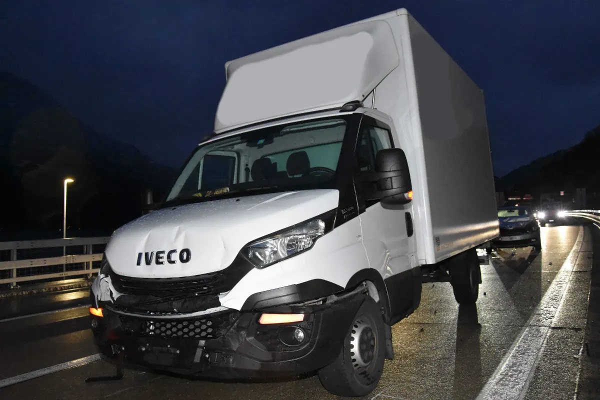 Murg SG - Auffahrkollision auf der Autobahn A3 mit einem Verletzten