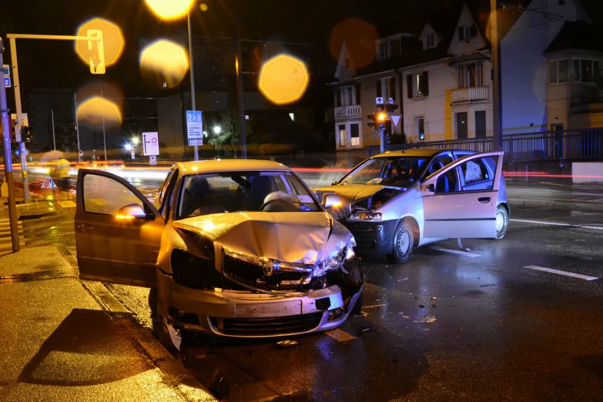Unfall Münchenstein BL - Kollision zwischen zwei Personenwagen