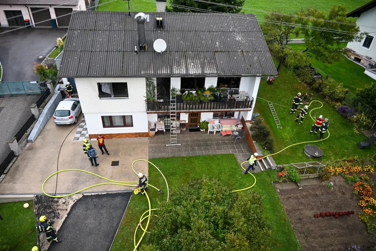 Alberndorf OÖ –  Wohnhaus in Brand