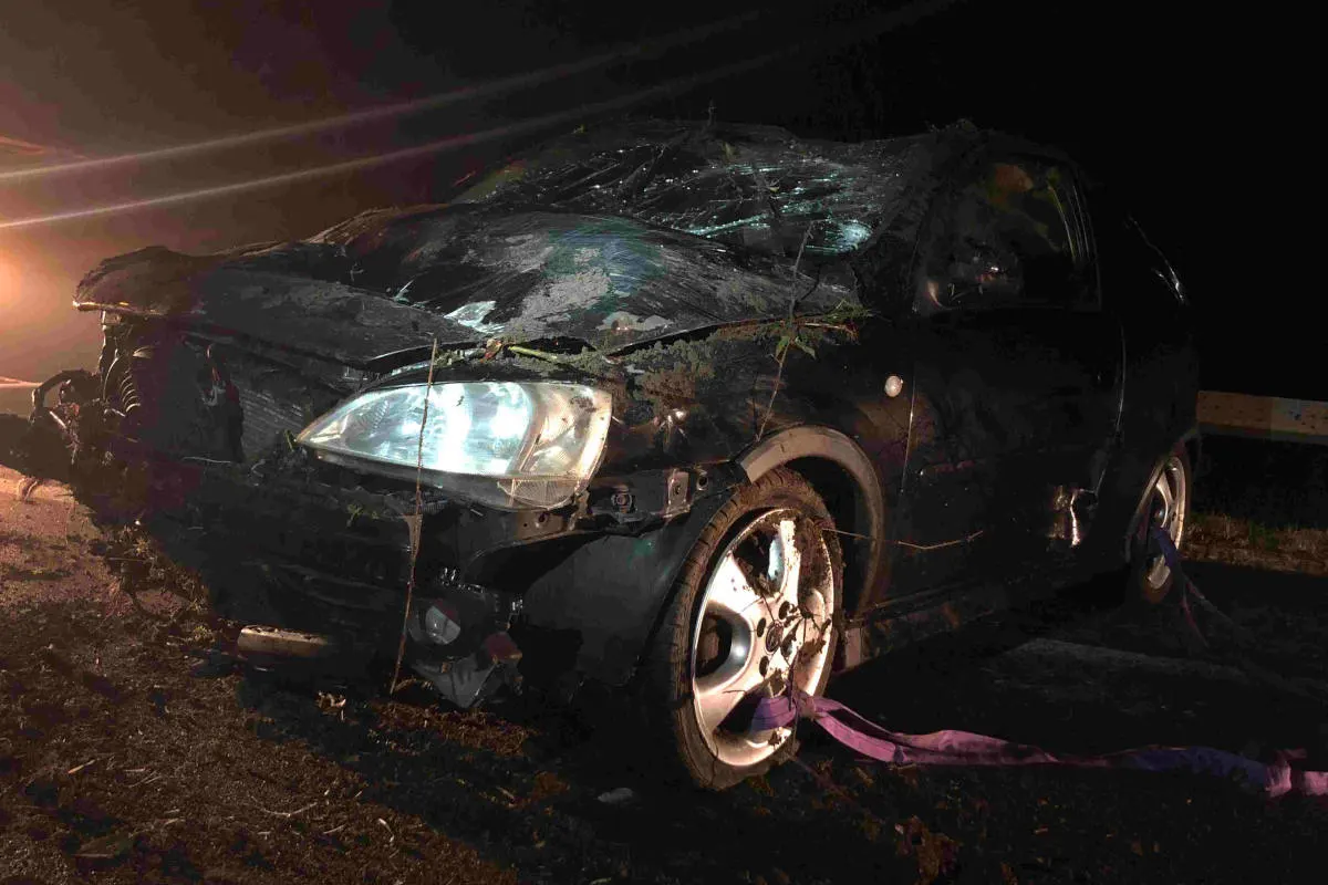 A1 Gossau SG - Auto mit fünf Personen überschlagen