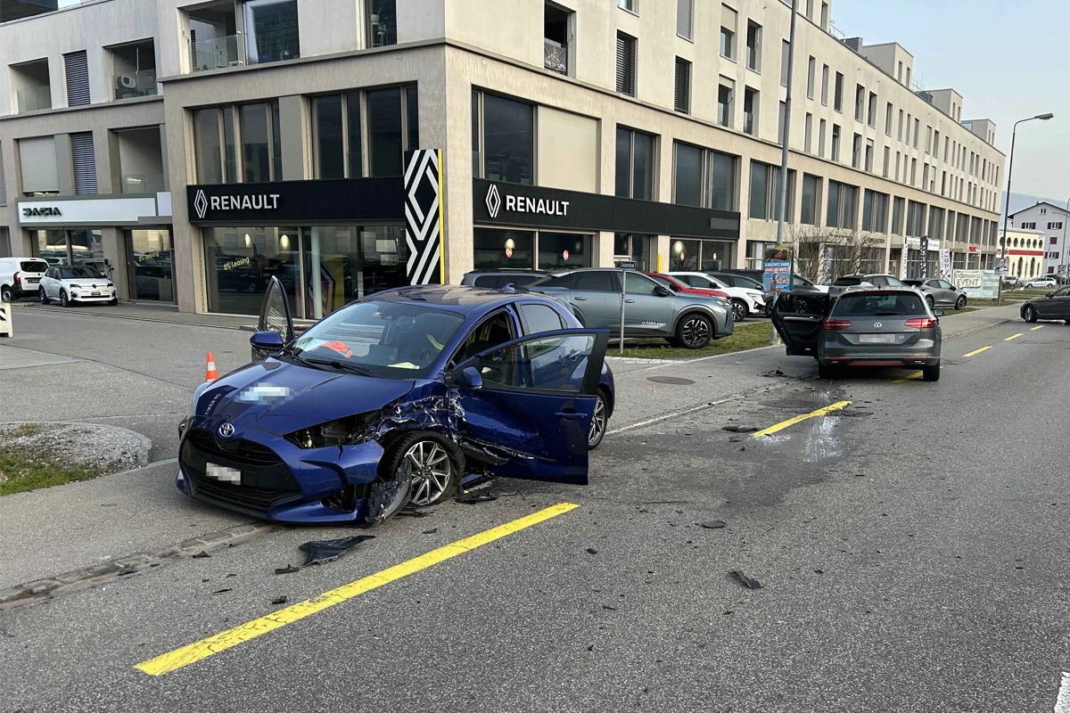 Aarburg AG – Unfall auf Gegenfahrbahn fordert zwei Verletzte