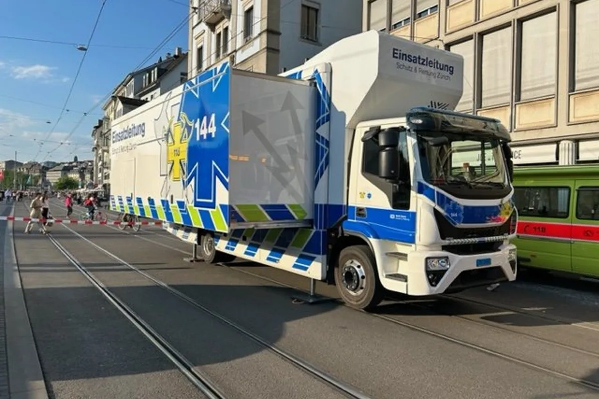 Zürich Niederdorf - Brand im Niederdorf wird abgeklärt