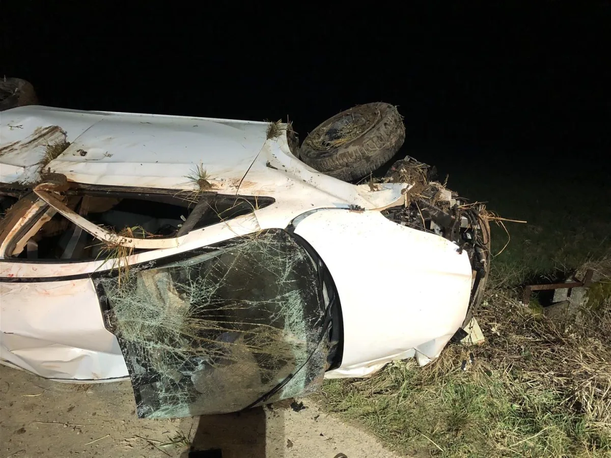 18-Jähriger verursacht Unfall ohne Führerschein: Opel überschlägt sich - Totalschaden