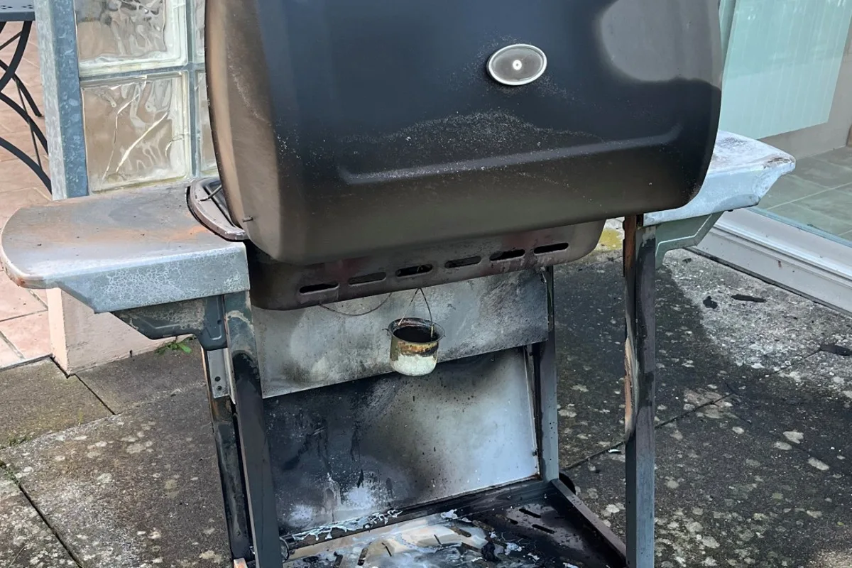 Hüttwilen TG - Feuerwehr kann brennenden Grill löschen