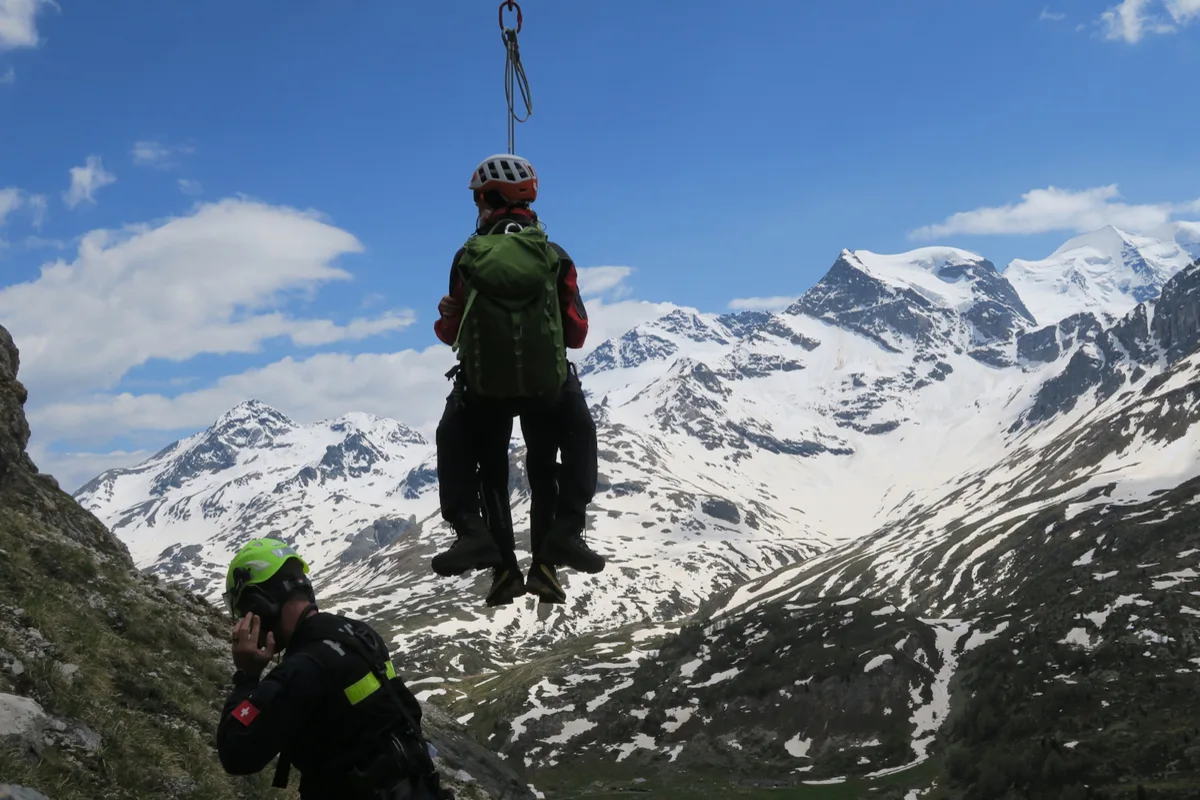 Pontresina GR - Zwei Blitze treffen Berggänger