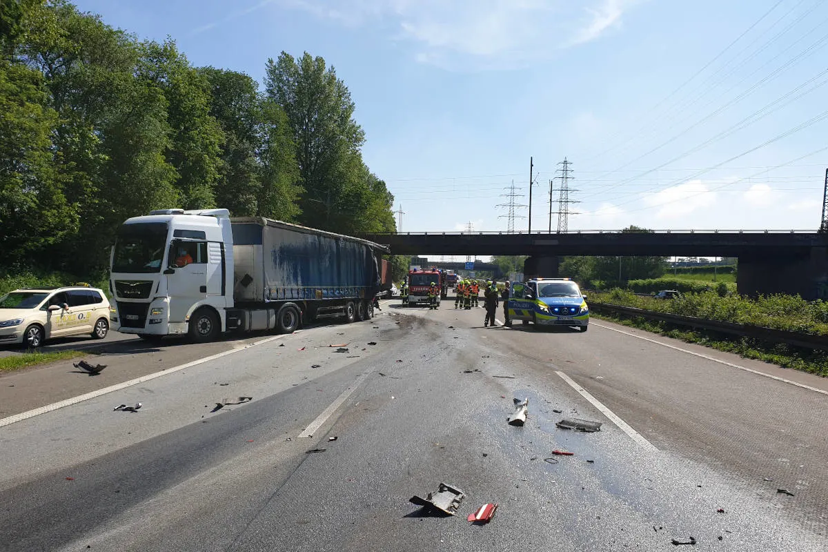 Oberhausen – Unfall auf der A42 sorgt für stundenlange Sperrung