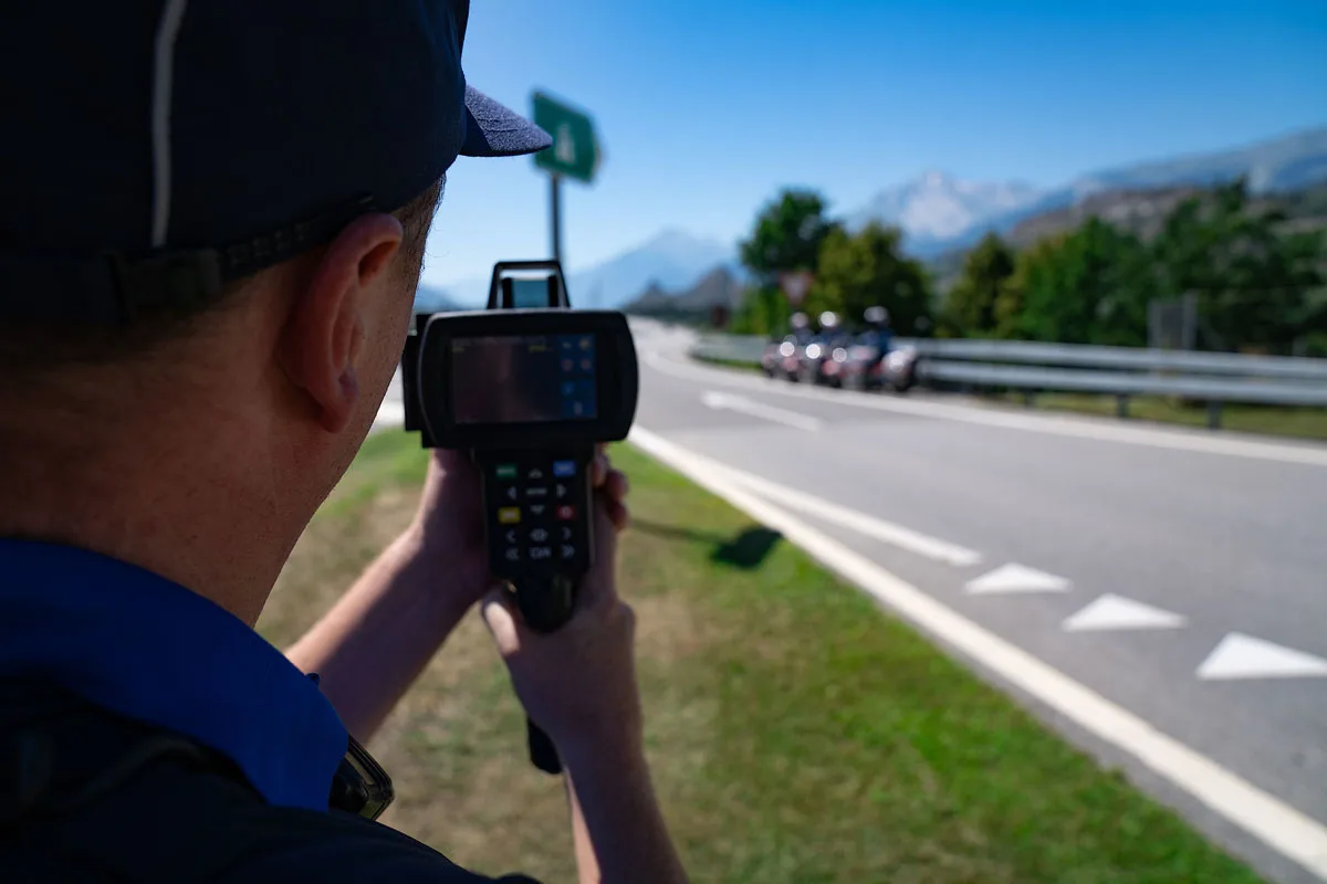 Polizei stoppt Raser im Wallis - Mit 124 km/h bei erlaubten 60 km/h!